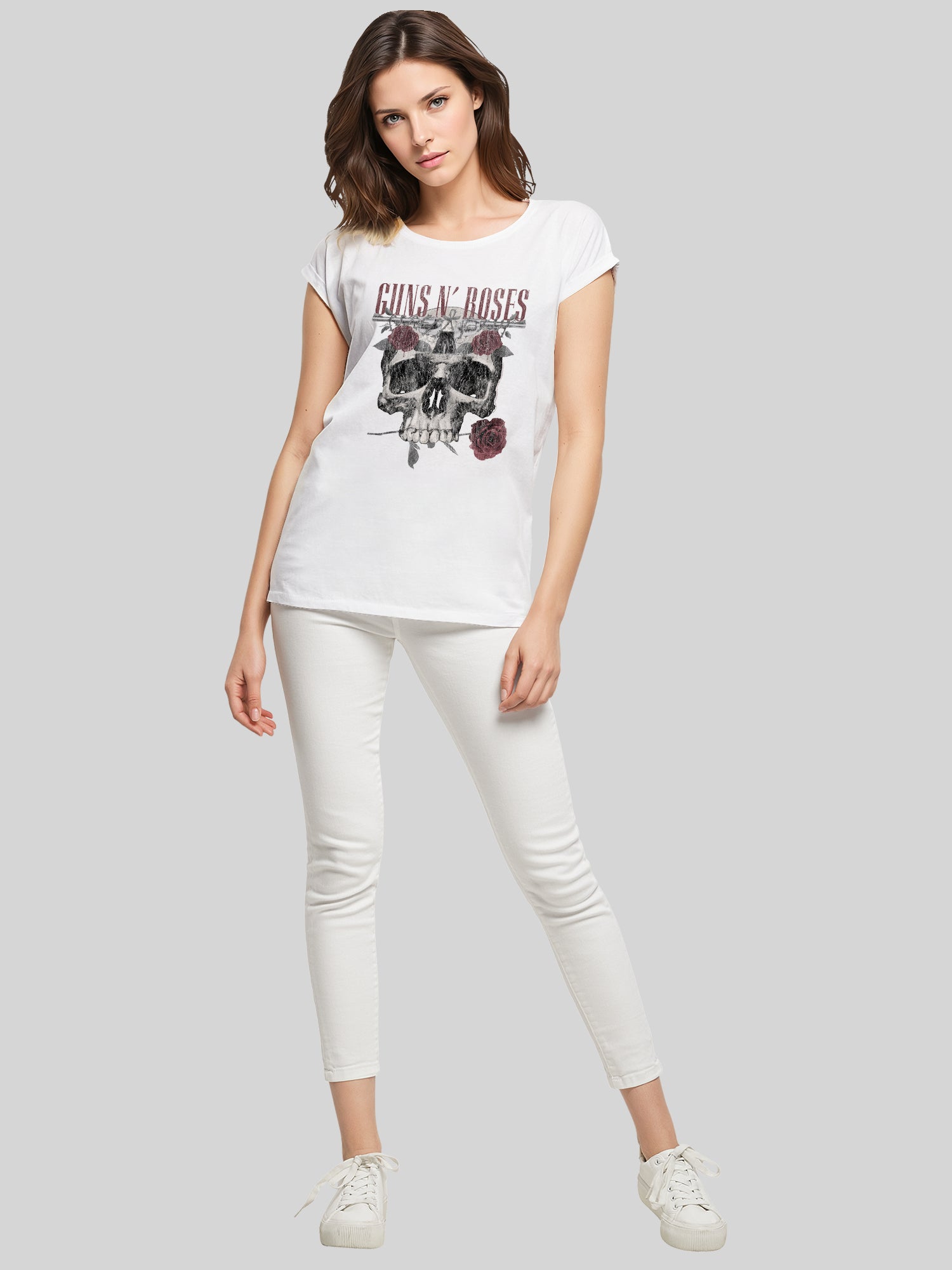 Guns N 'Roses Roses Calavera con Damas Extendida TEE de hombro