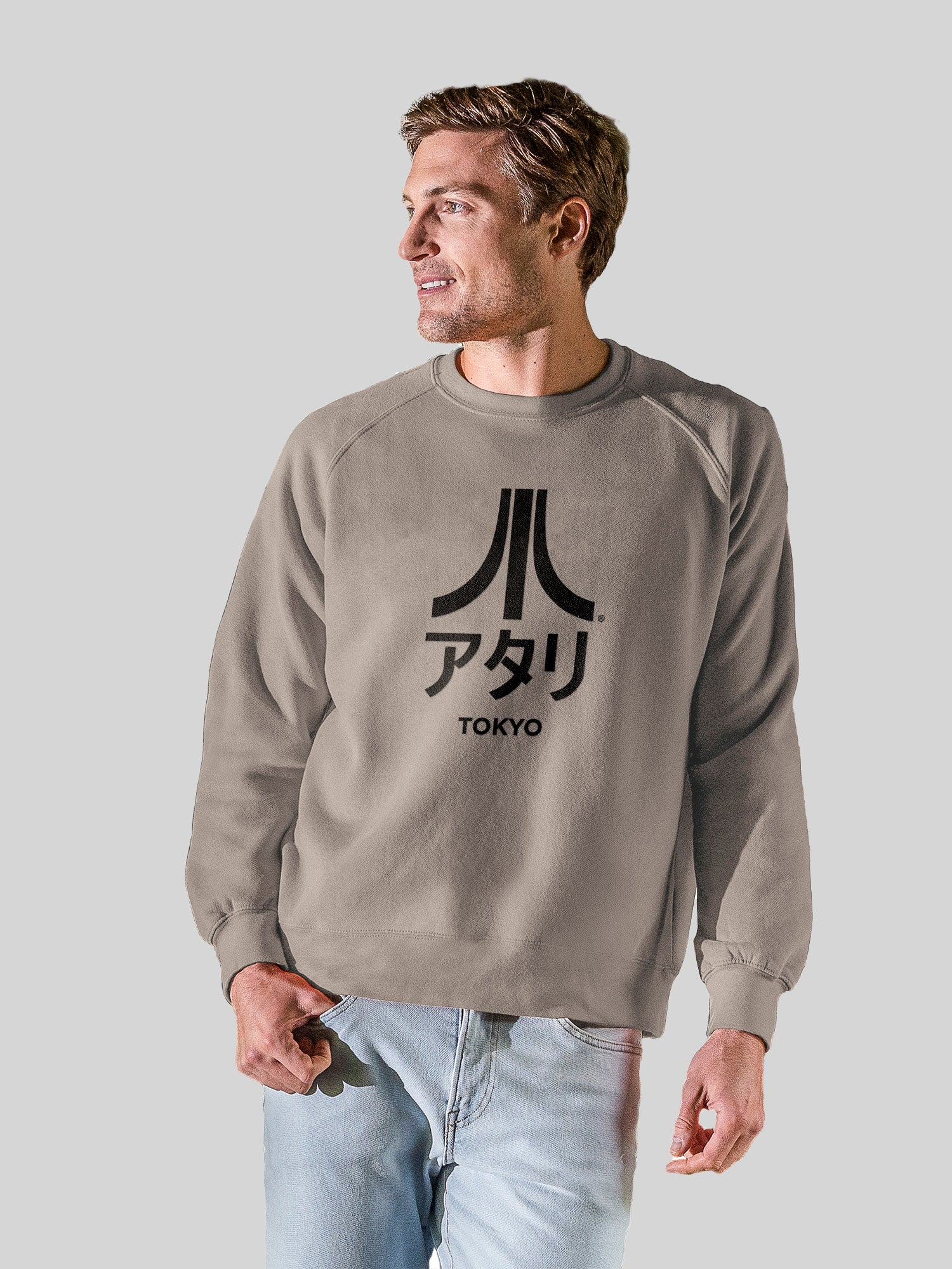 Atari Tokyo Black Retro Arcade Games con tripulación vintage de raglan