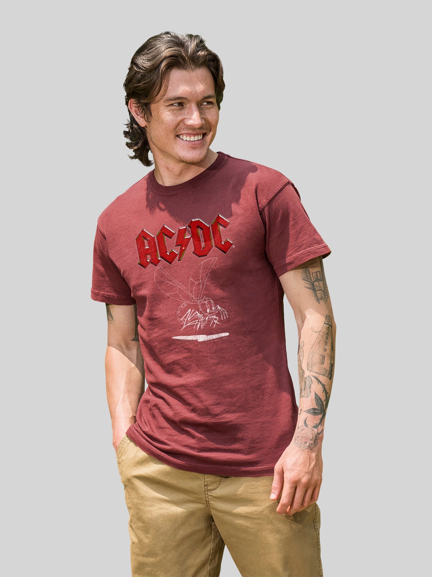 AC/DC Fly on the Wall 1985 con camiseta de color costero