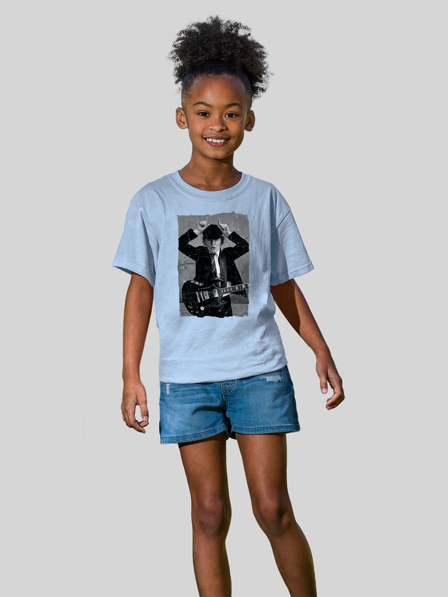 AC/DC Angus Foto de angustia joven con camiseta de amigo juvenil