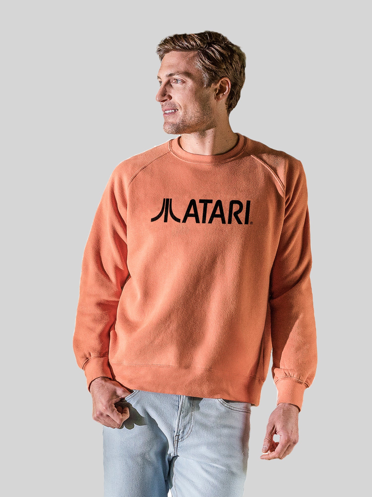 Logotipo de Atari Games Black Retro Gaming Horizontal con Vintage Fleece Raglan Crew