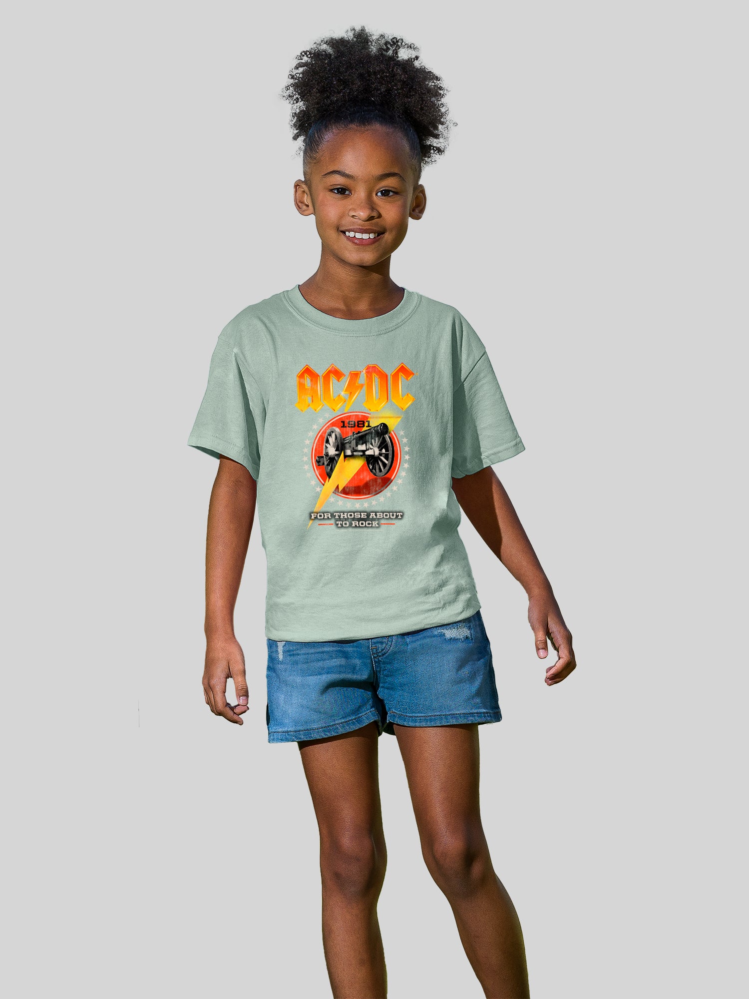 AC/DC para los que están a punto de rockear 1981 con la camiseta de amigos juveniles