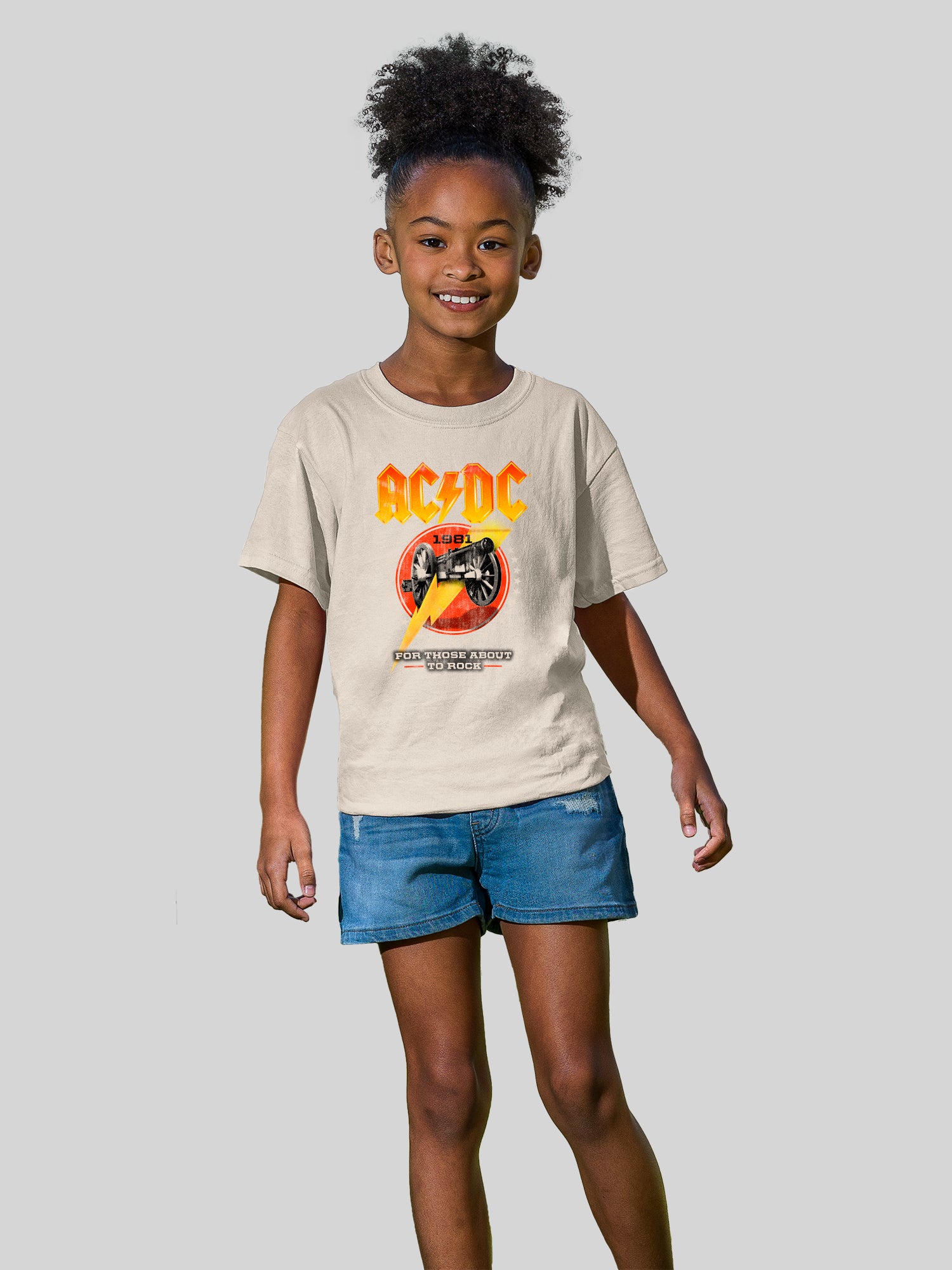 AC/DC para los que están a punto de rockear 1981 con la camiseta de amigos juveniles