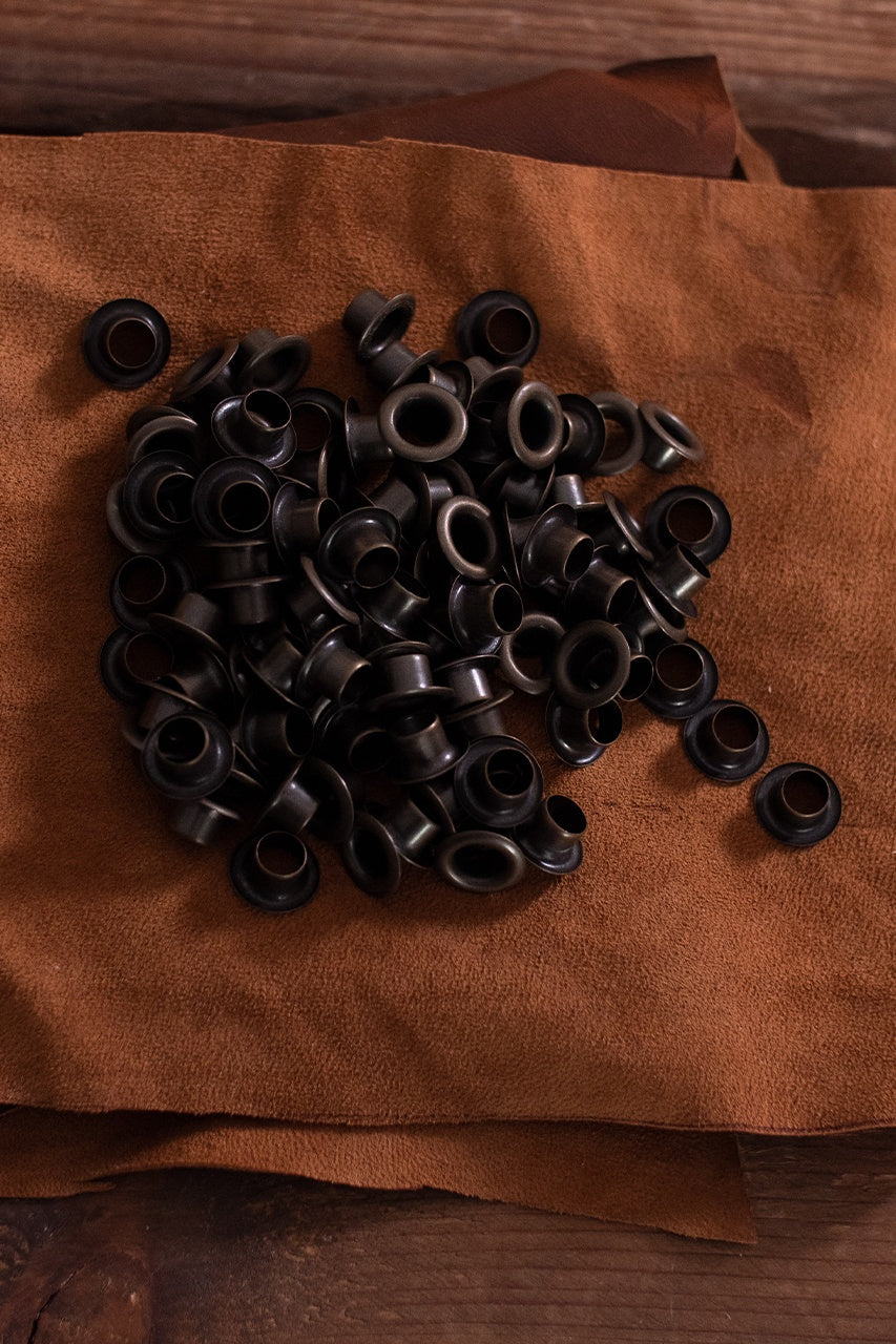 Ojal de eje D: 8,0 mm; L: 6,0 mm; U: 14,5 mm Hierro/Bronce Antiguo