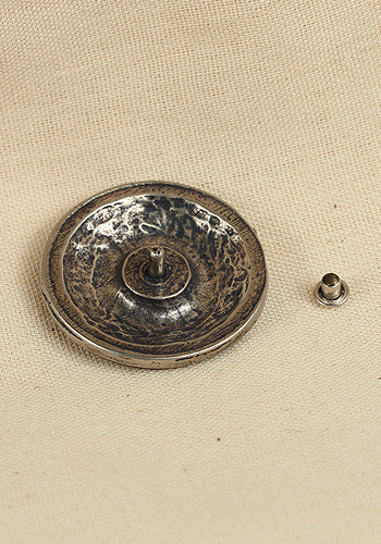Rivet-Plate Celtic Knot Antique Silver