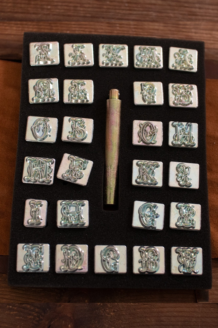 Juego de herramientas de relieve de alfabeto SCRIPT (19.05 mm)