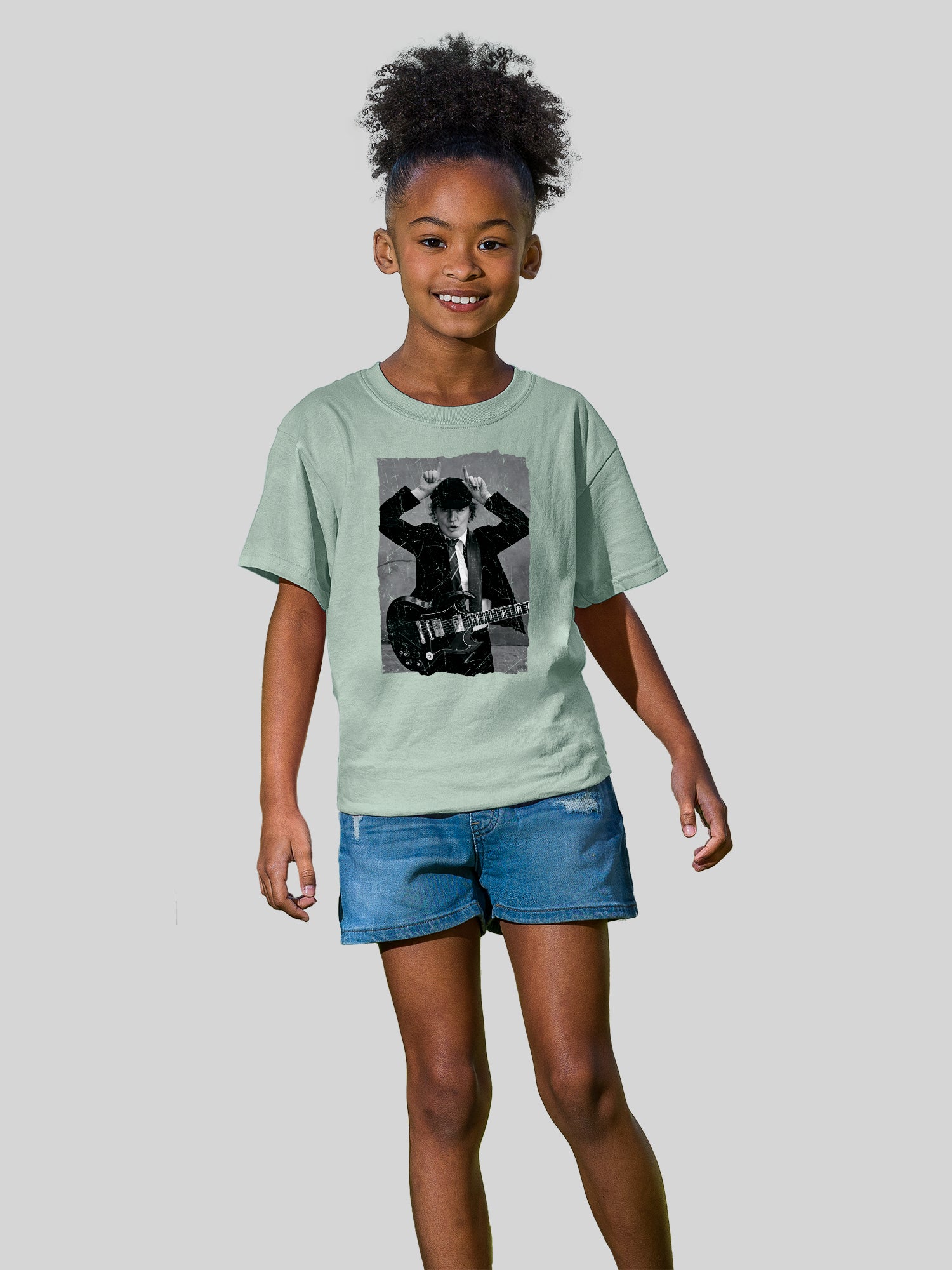 AC/DC Angus Foto de angustia joven con camiseta de amigo juvenil