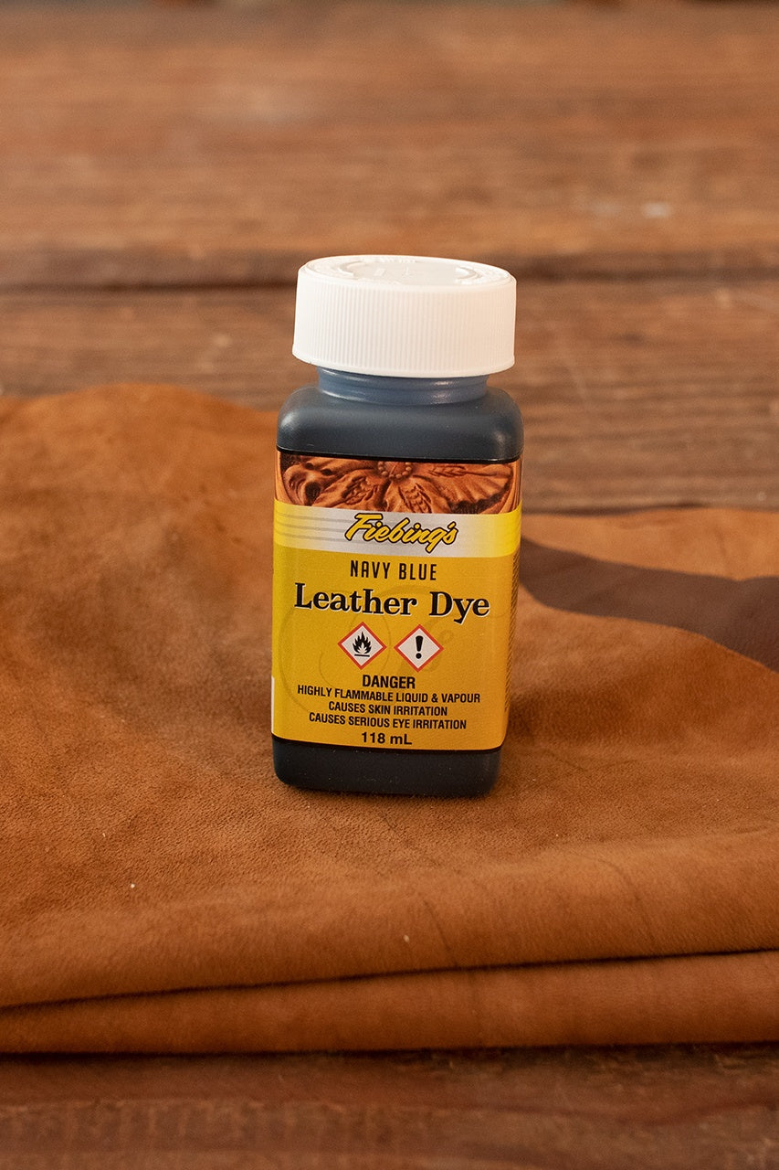 Tinte para cuero Fiebing's de 118 ml. en color azul marino.