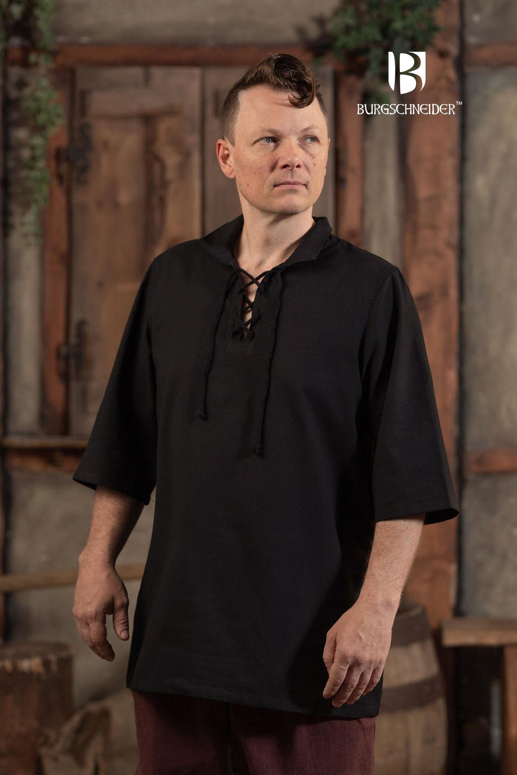 Camisa veraniega con cordones Aton en negro