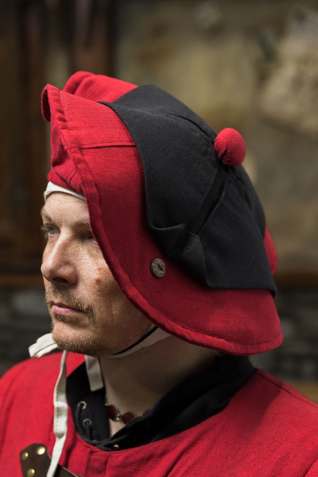 Warhammer Armoury Imperial Hat Type C Dark Red/Black
