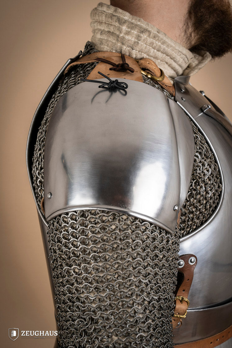 Hombreras del siglo XV temprano, 2,5 mm pulidas