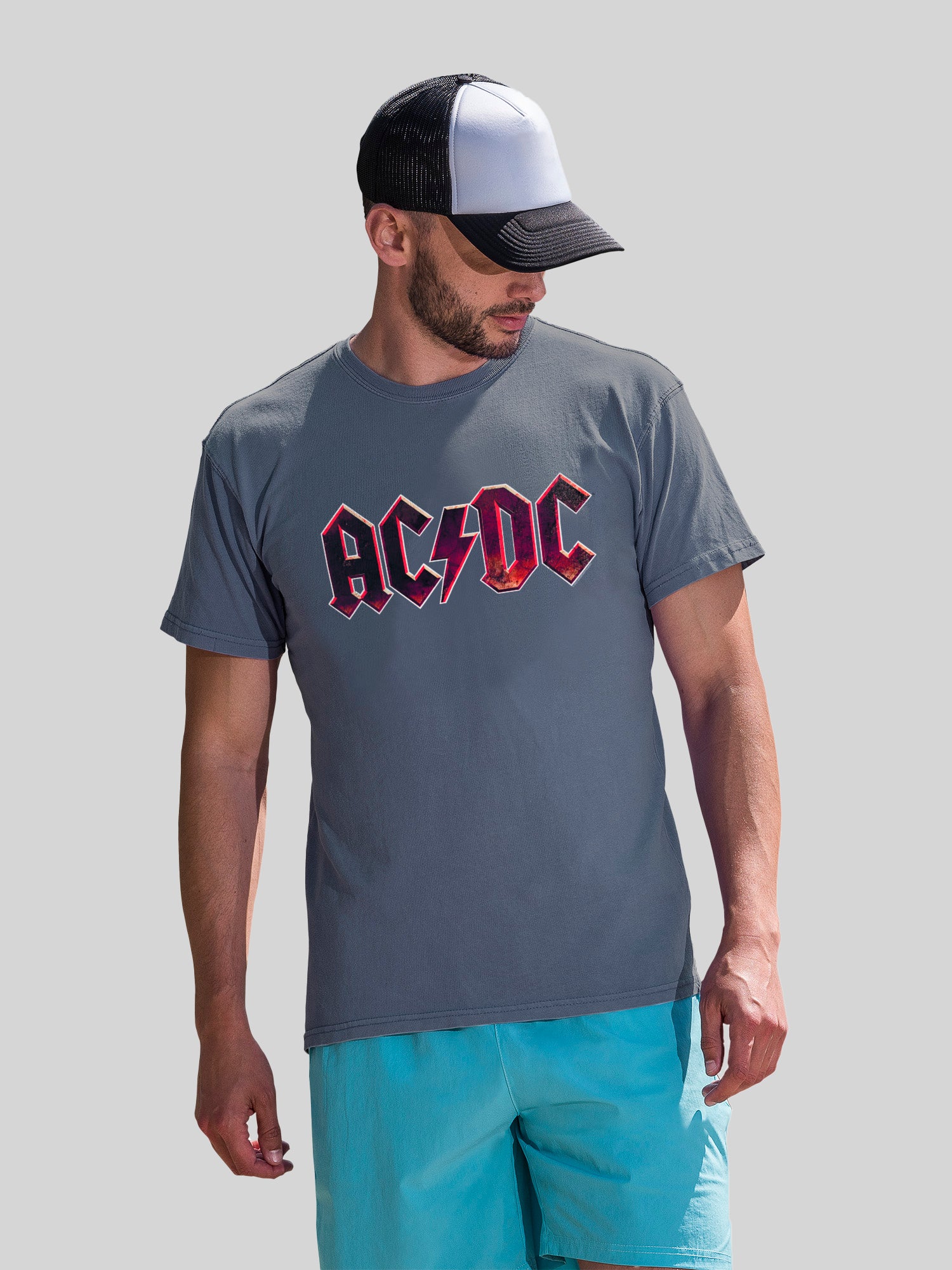 Logotipo desgastado de AC/DC con color costero con camiseta de color costero