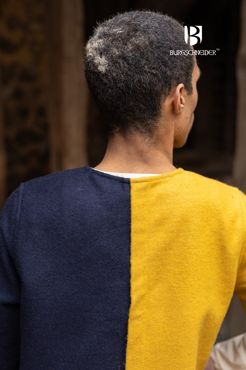 Côté gauche surcot bleu aleran