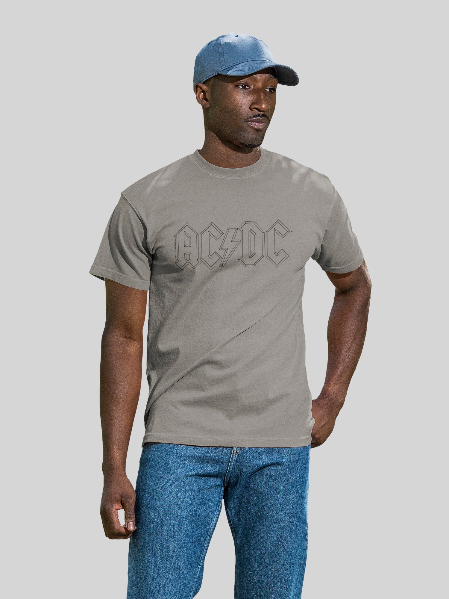 Logotipo de Outline Black ACDC con camiseta de color costero