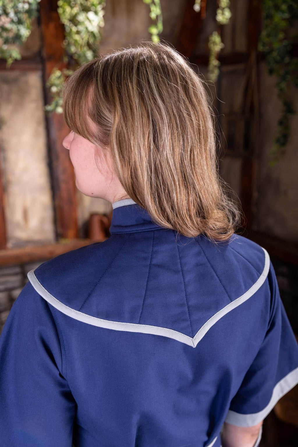 Dungeons & Dragons Female Cleric Gorget Dark Blue/Ice Blue