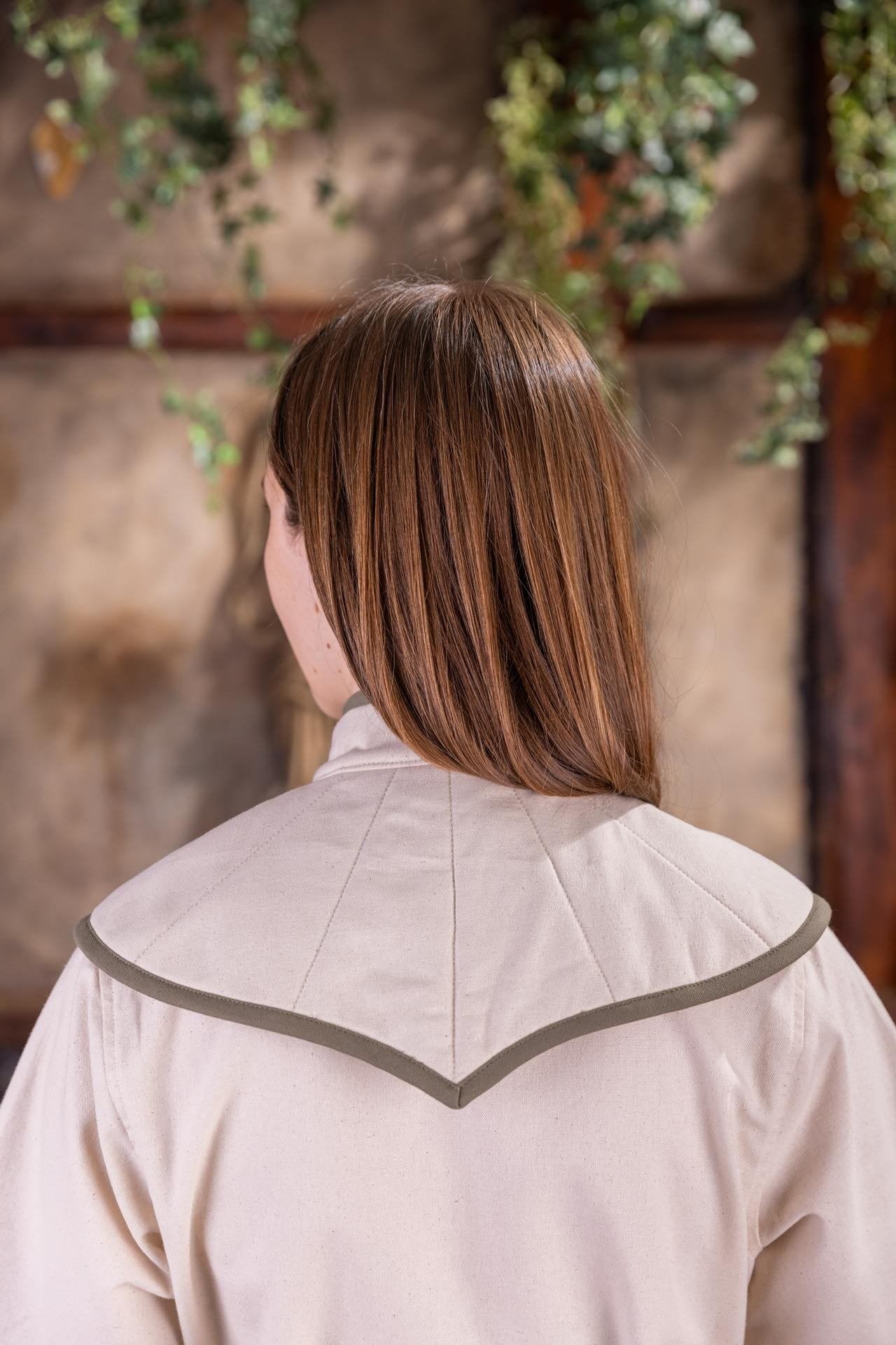 Dungeons & Dragons Female Cleric Gorget Natural/Seaweed