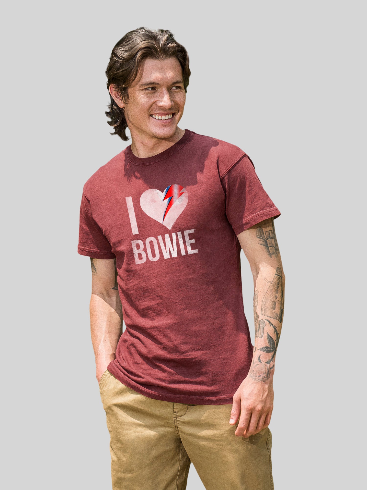 David Bowie j'aime Bowie avec un tee-shirt de couleur côtière