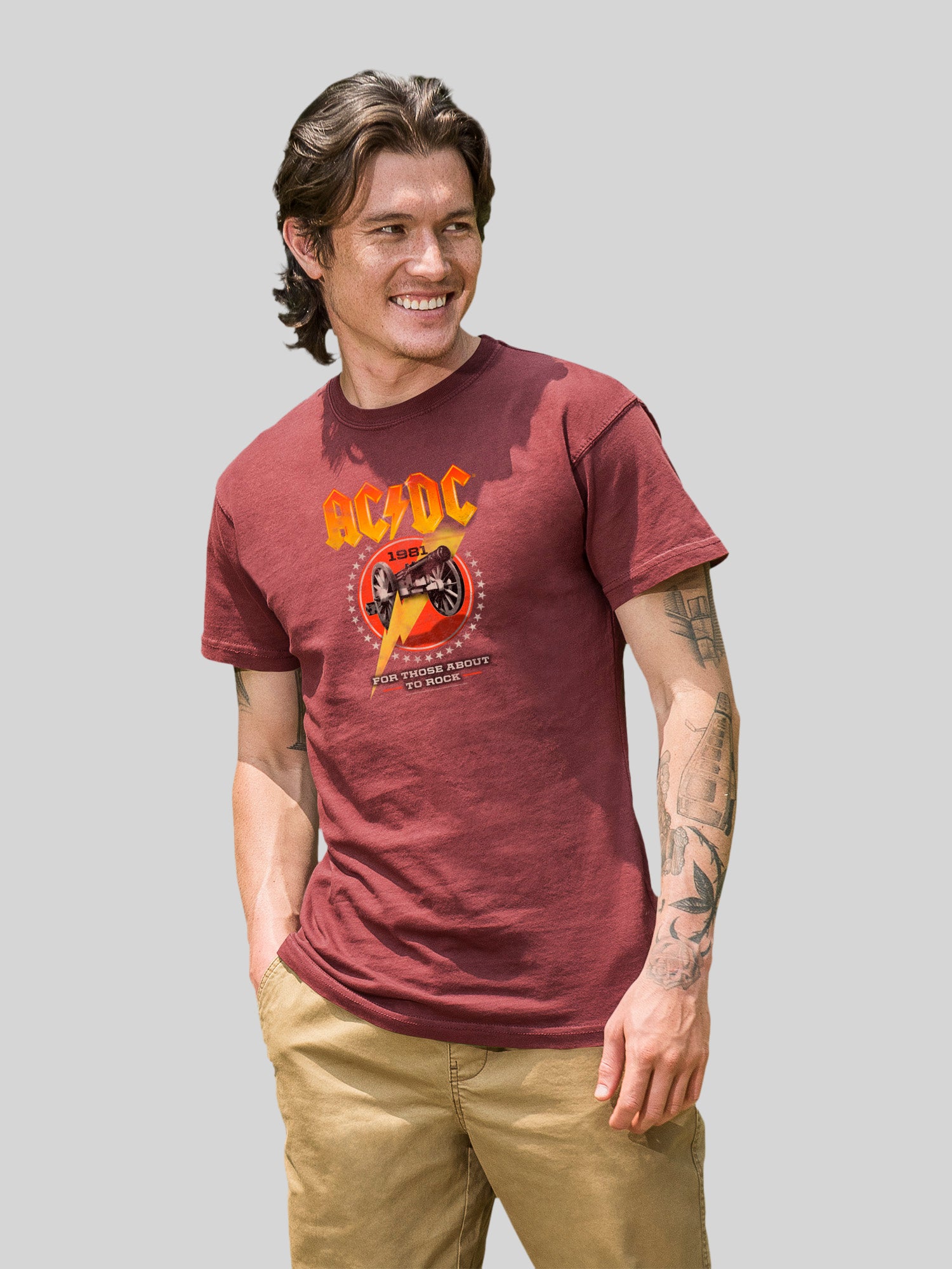 ACDC pour ceux qui sont sur le point de basculer 1981 avec un tee-shirt de couleur côtière