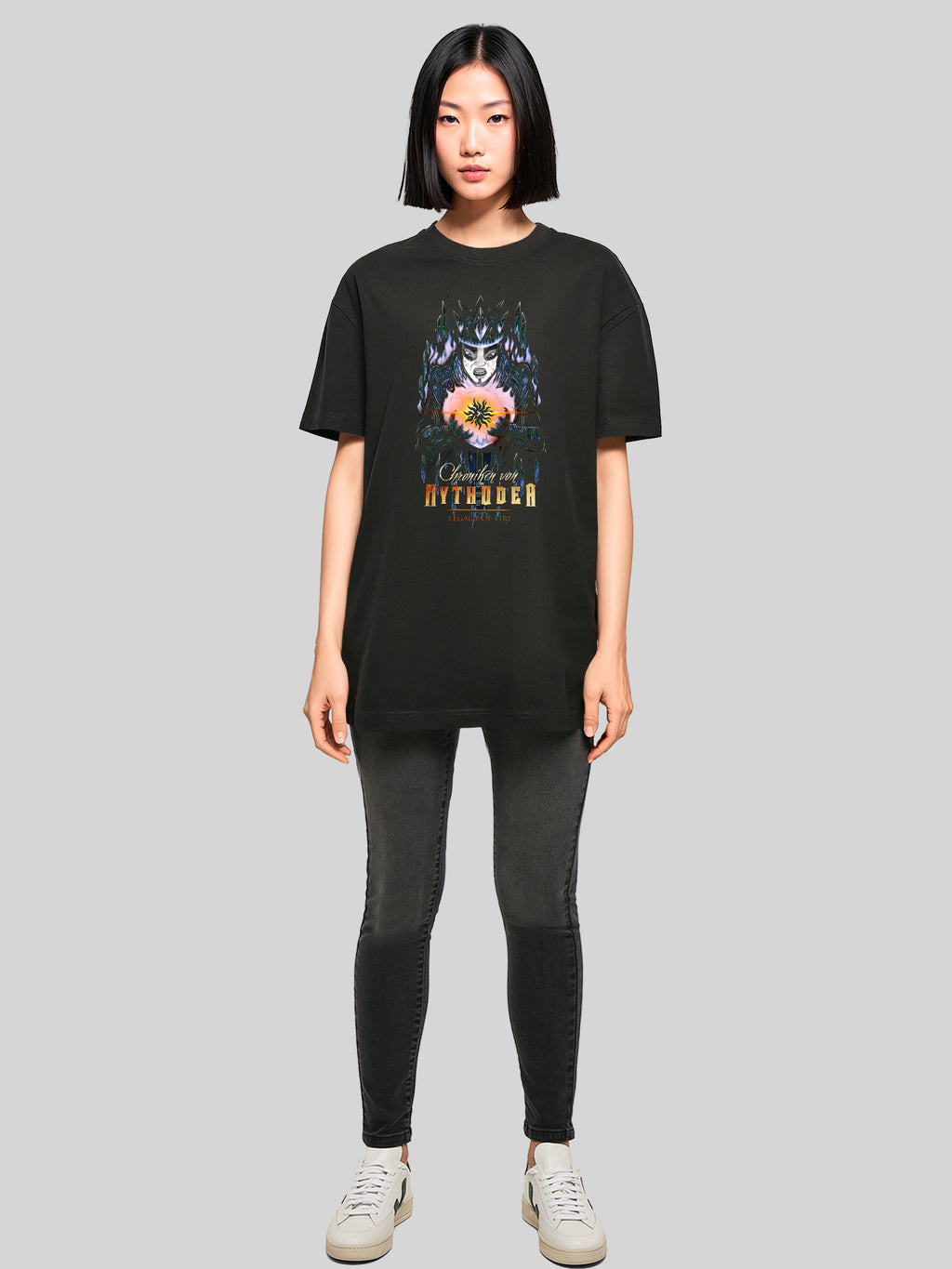 Chronichles von Mythodea 2025 stummelt und Logo und Burgschneider WHT mit Damen übergroßem Freund Tee T -Shirt