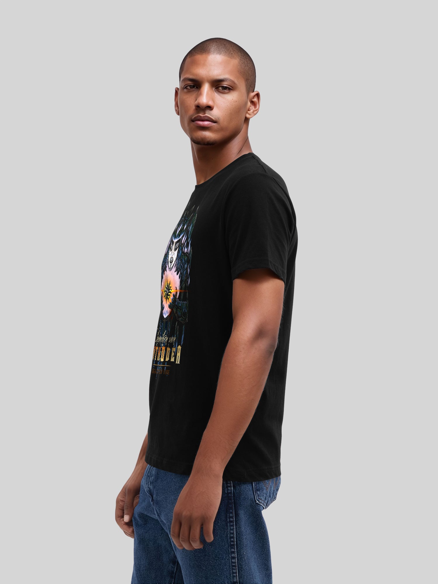 Crónicas de Mythodea 2025 apagado y logotipo y Burgschneider Wht con blancos verdaderos | Camiseta regular para hombres