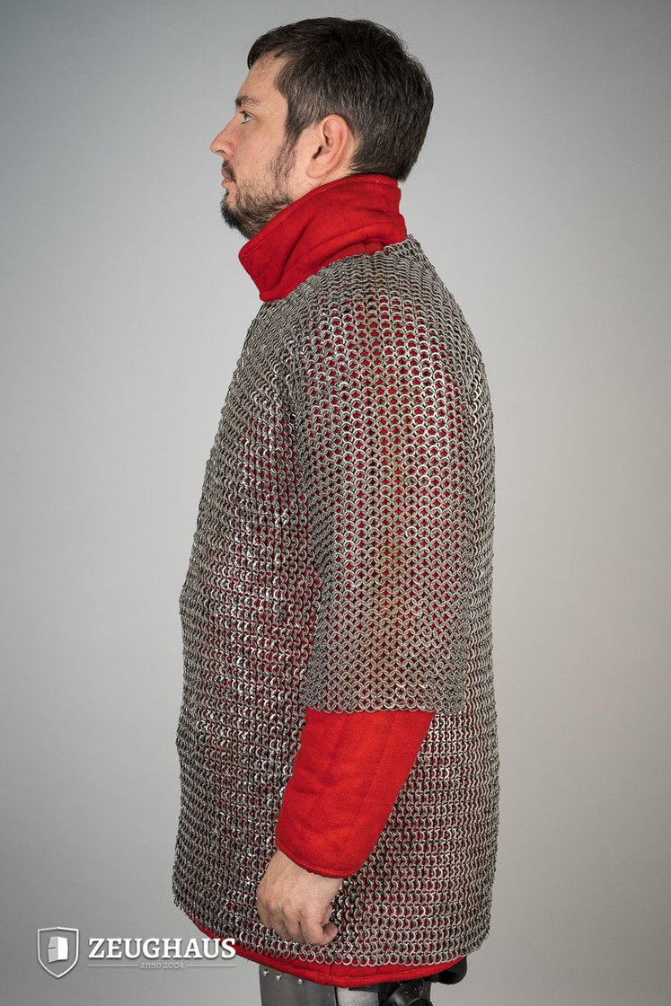 Cota de malla Haubergeon con anillas planas, remachadas en cuña, de acero de 9 mm aceitado